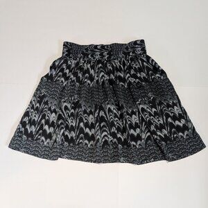 Banana Republic Black, Grey & White Patterned Short Skirt, Size XS